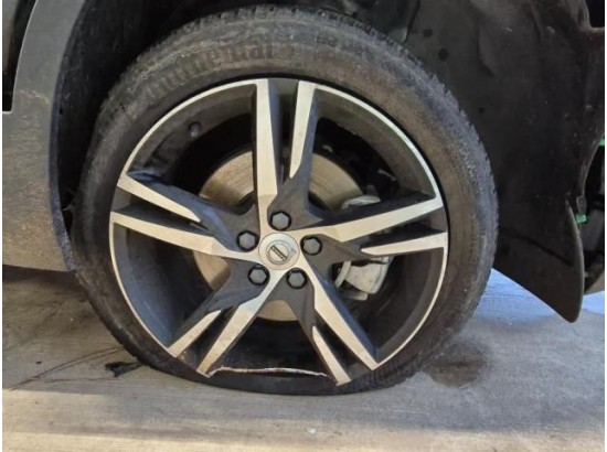 2025 Volvo XC40 Plus Black Edition 2WD