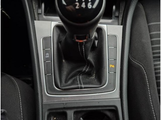 2015 Volkswagen Golf VII Lim. Lounge BMT