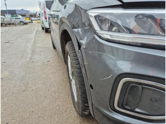 2025 Volkswagen T-Roc Life