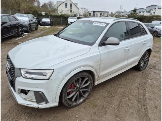 2016 Audi RS Q3 2.5 TFSI quattro performance