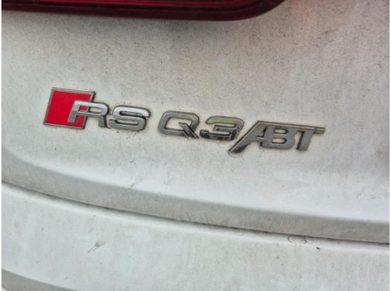 2016 Audi RS Q3 2.5 TFSI quattro performance