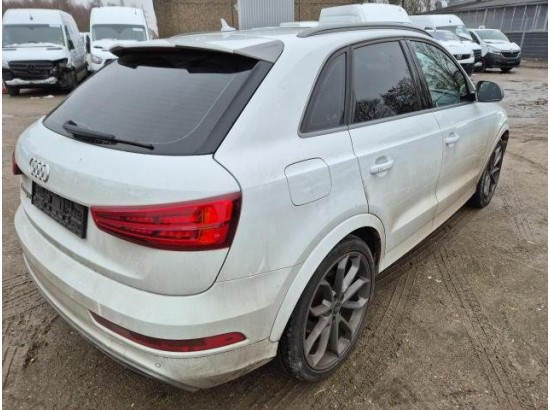 2016 Audi RS Q3 2.5 TFSI quattro performance