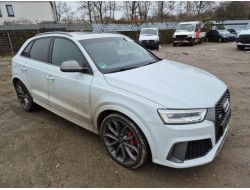 2016 Audi RS Q3 2.5 TFSI quattro performance