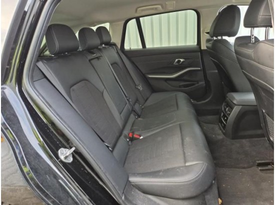 2021 BMW 3er Touring 318i Advantage