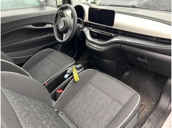 2023 FIAT 500 E Basis