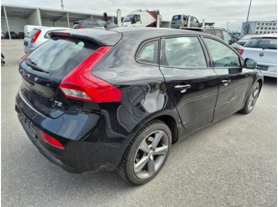 2017 Volvo V40 Momentum