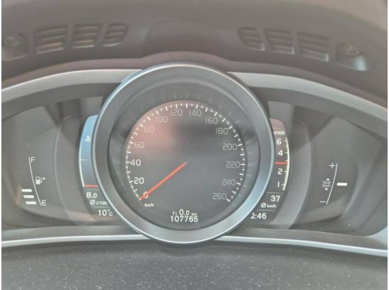 2017 Volvo V40 Momentum