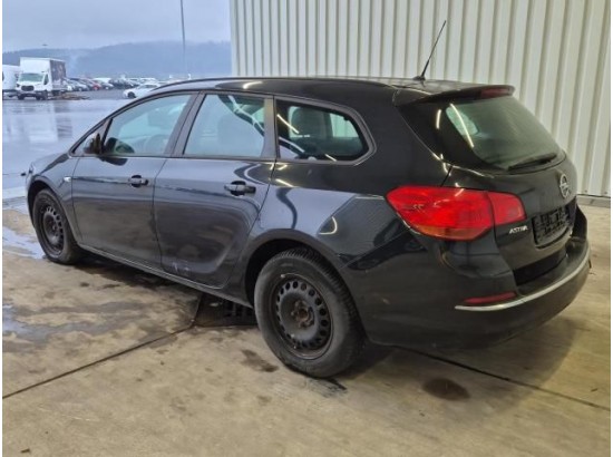 2016 Opel Astra J Sports Tourer Edition