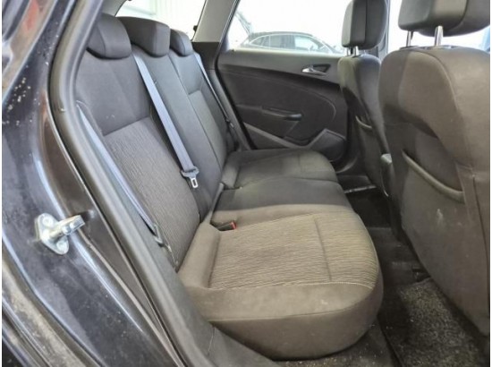 2016 Opel Astra J Sports Tourer Edition