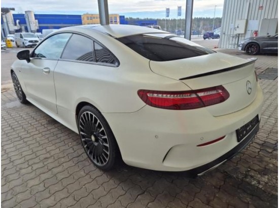 2017 Mercedes-Benz E -Klasse Coupe E 400 4Matic Edition 1