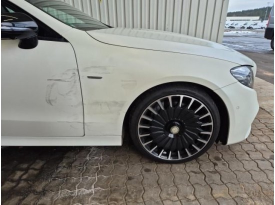 2017 Mercedes-Benz E -Klasse Coupe E 400 4Matic Edition 1