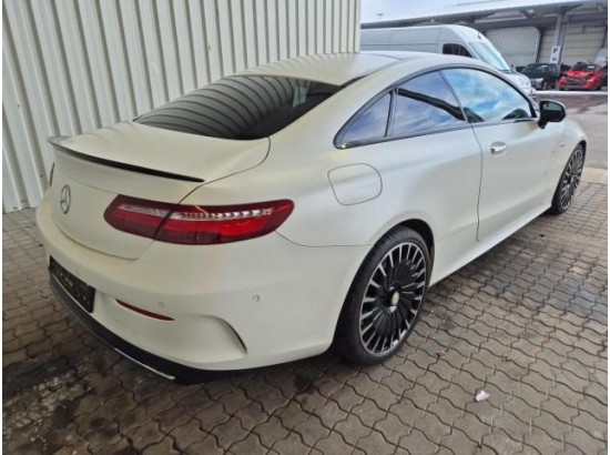 2017 Mercedes-Benz E -Klasse Coupe E 400 4Matic Edition 1