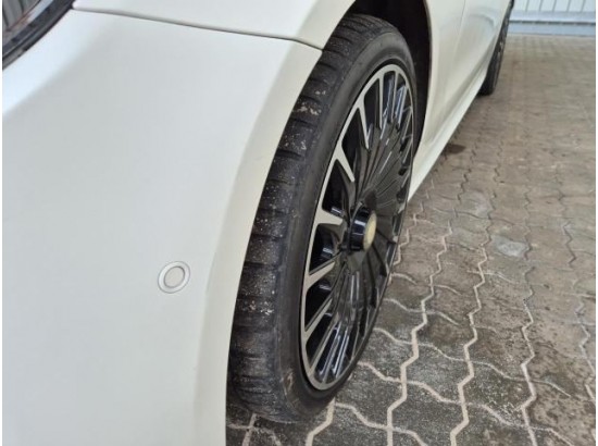 2017 Mercedes-Benz E -Klasse Coupe E 400 4Matic Edition 1