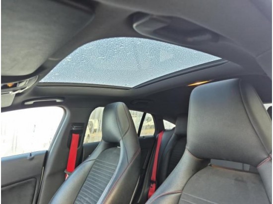 2015 Mercedes-Benz CLA -Klasse Shooting Brake CLA 45 AMG 4Matic