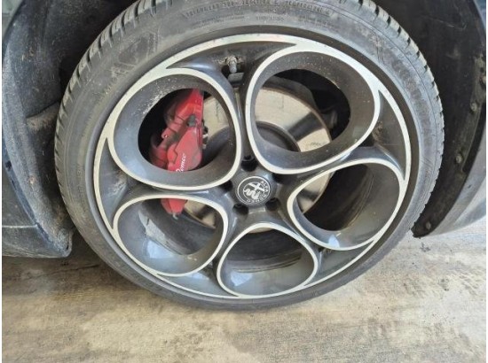 2025 Alfa Romeo Giulia Veloce Q4