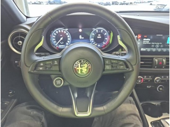 2025 Alfa Romeo Giulia Veloce Q4