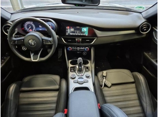 2025 Alfa Romeo Giulia Veloce Q4