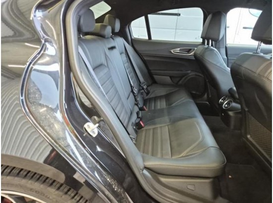 2025 Alfa Romeo Giulia Veloce Q4