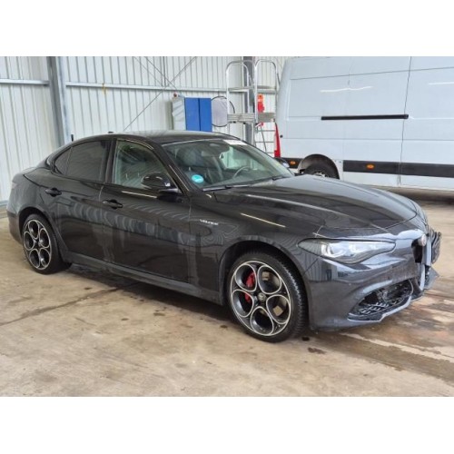 2025 Alfa Romeo Giulia Veloce Q4