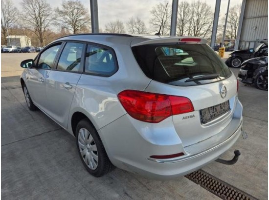 2015 Opel Astra J Sports Tourer Selection