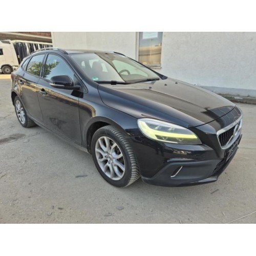 2017 Volvo V40 Cross Country Plus