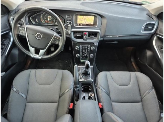 2017 Volvo V40 Cross Country Plus