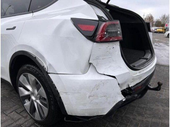 2024 Tesla Model Y Long Range Dual AWD