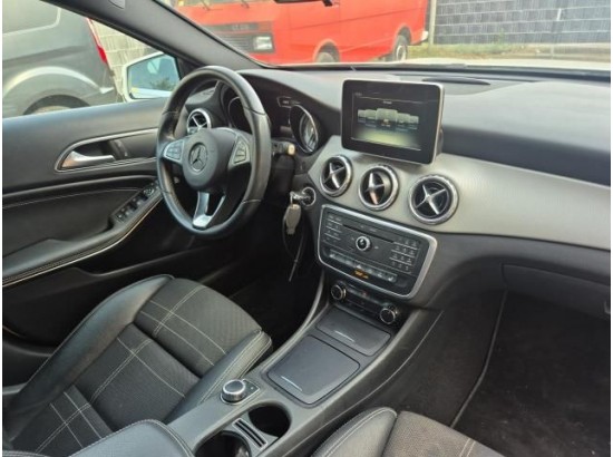 2016 Mercedes-Benz GLA -Klasse GLA 200 Score