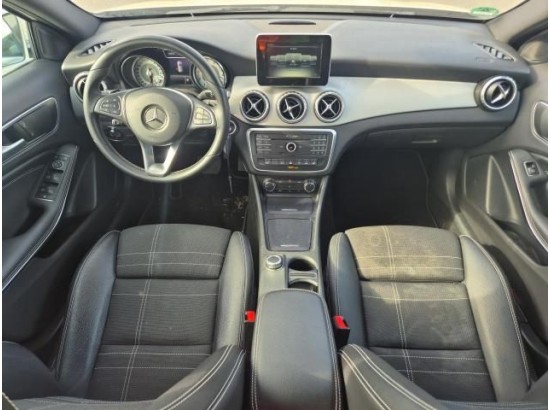2016 Mercedes-Benz GLA -Klasse GLA 200 Score
