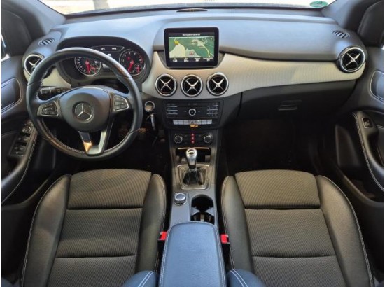 2017 Mercedes-Benz B -Klasse B200