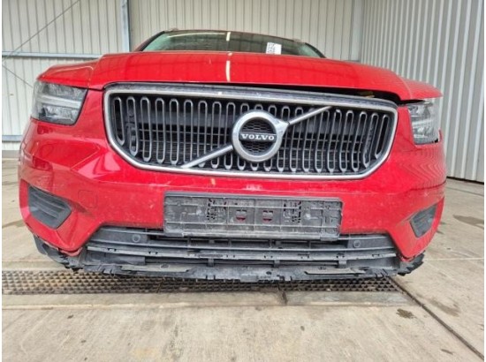 2019 Volvo XC40 Momentum Pro AWD