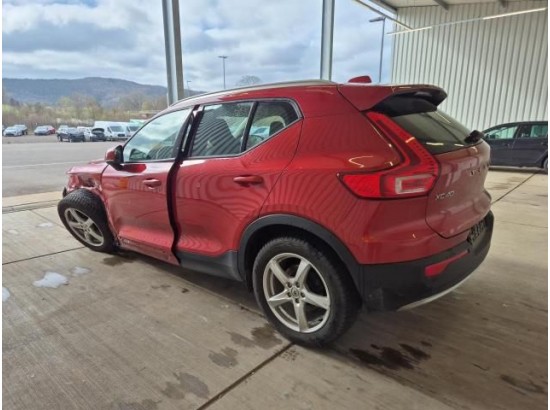 2019 Volvo XC40 Momentum Pro AWD