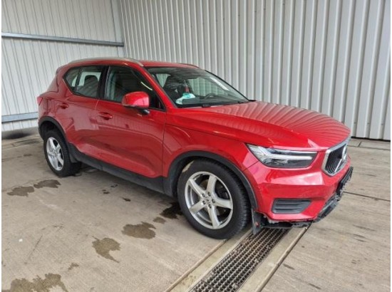 2019 Volvo XC40 Momentum Pro AWD
