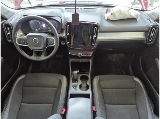 2019 Volvo XC40 Momentum Pro AWD