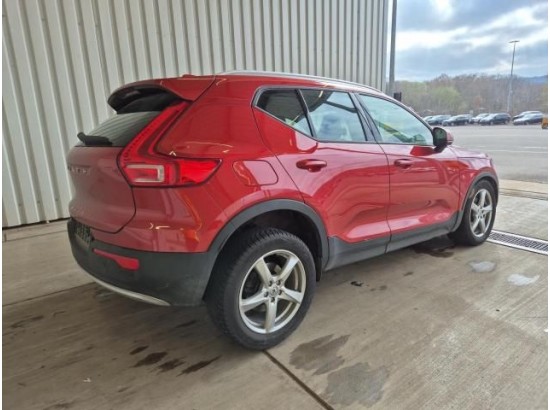 2019 Volvo XC40 Momentum Pro AWD
