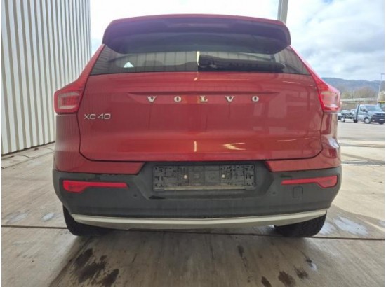 2019 Volvo XC40 Momentum Pro AWD