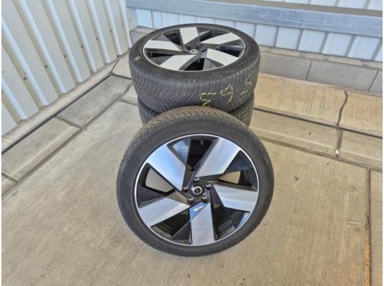 2023 Volvo XC40 Ultimate Recharge Pure Electric 2WD