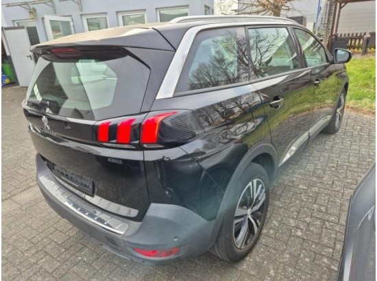2020 Peugeot 5008 Allure