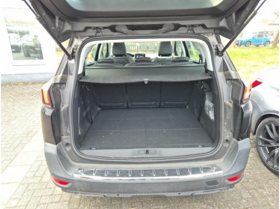 2020 Peugeot 5008 Allure