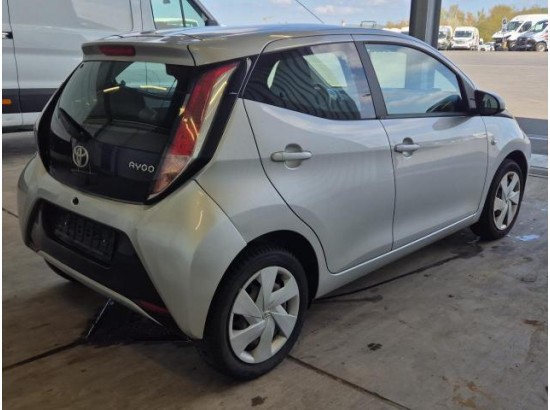 2015 Toyota AYGO x-play touch