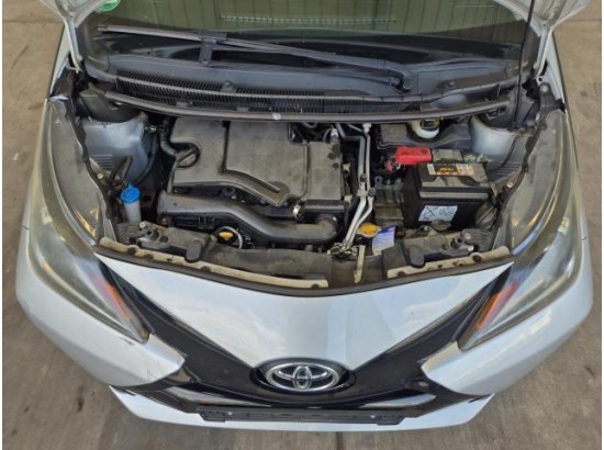 2015 Toyota AYGO x-play touch