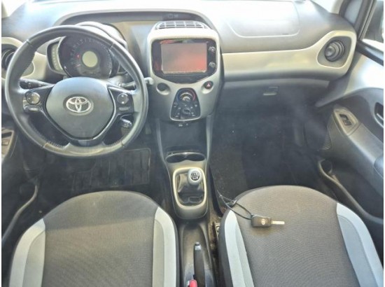 2015 Toyota AYGO x-play touch