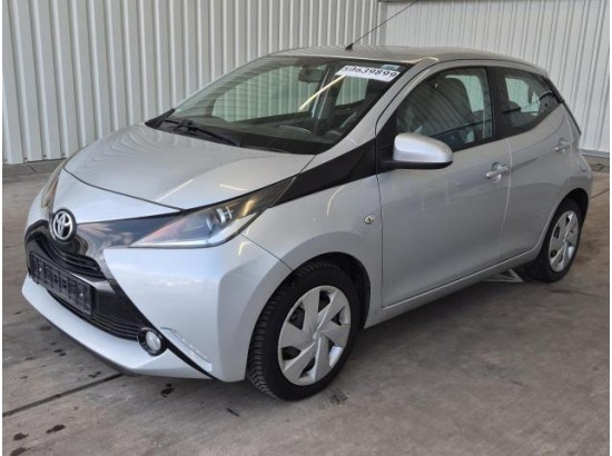 2015 Toyota AYGO x-play touch