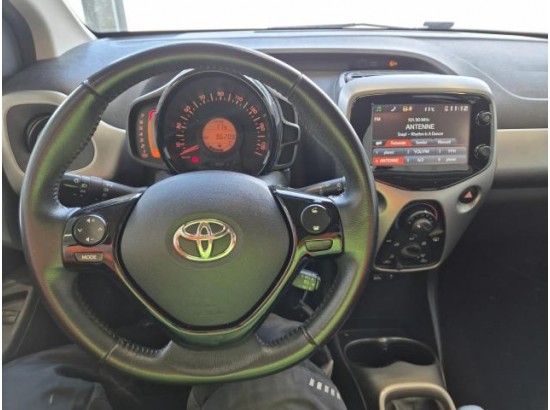 2015 Toyota AYGO x-play touch