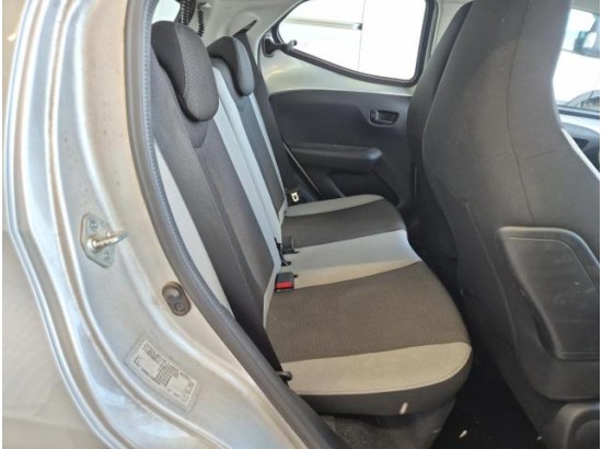 2015 Toyota AYGO x-play touch