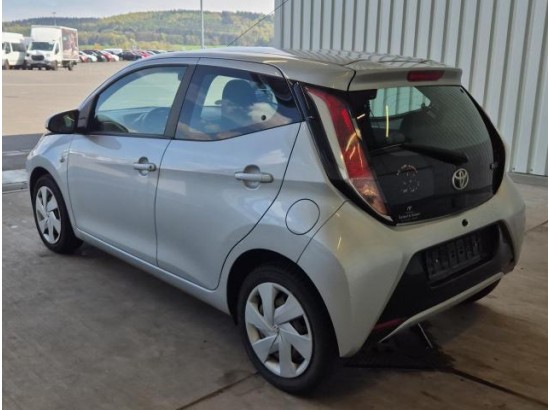 2015 Toyota AYGO x-play touch