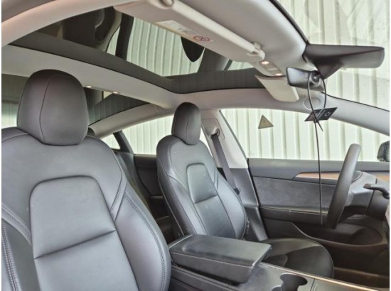 2022 Tesla Model 3 Basis RWD