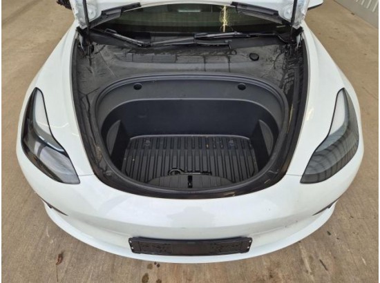 2022 Tesla Model 3 Basis RWD