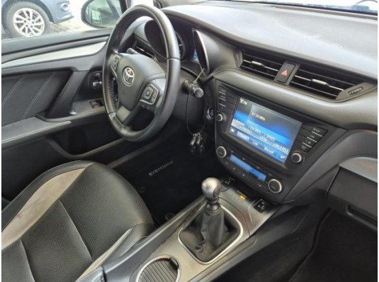 2015 Toyota Avensis Touring Sports Business Edition