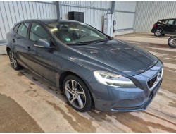 2018 Volvo V40 Momentum